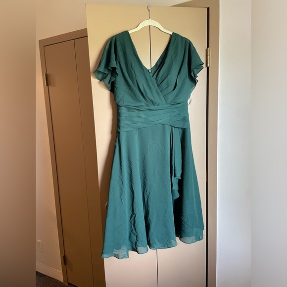 JJ’S HOUSE bridesmaid dress - Picture 2 of 5